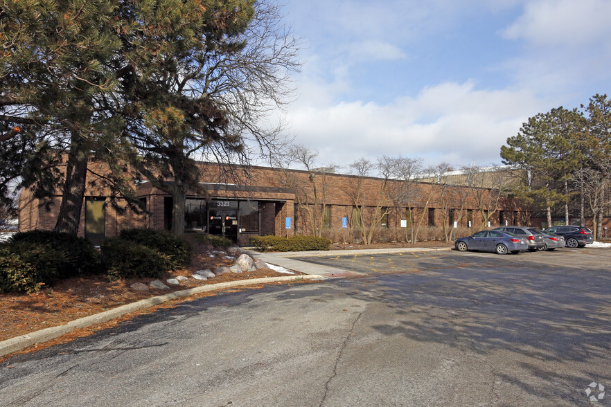 3311-3333 N Kennicott Ave, Arlington Heights, IL for rent - Building Photo - Image 1 of 5