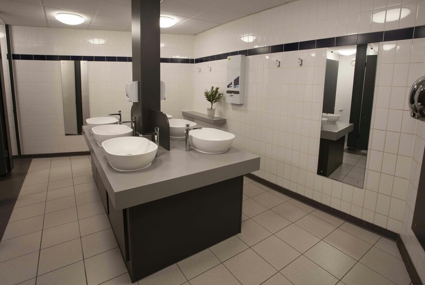 1 Temple Quay, Bristol to rent - Building Photo - Image 2 of 11