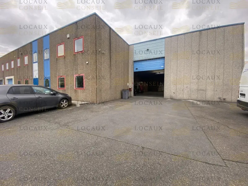 Location Local d'activités 613 m² - Photo 1