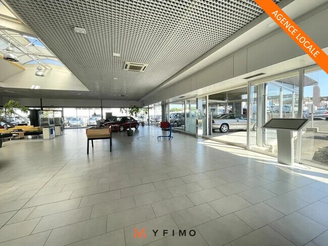 Location Commerce 150 m² à 605 m²