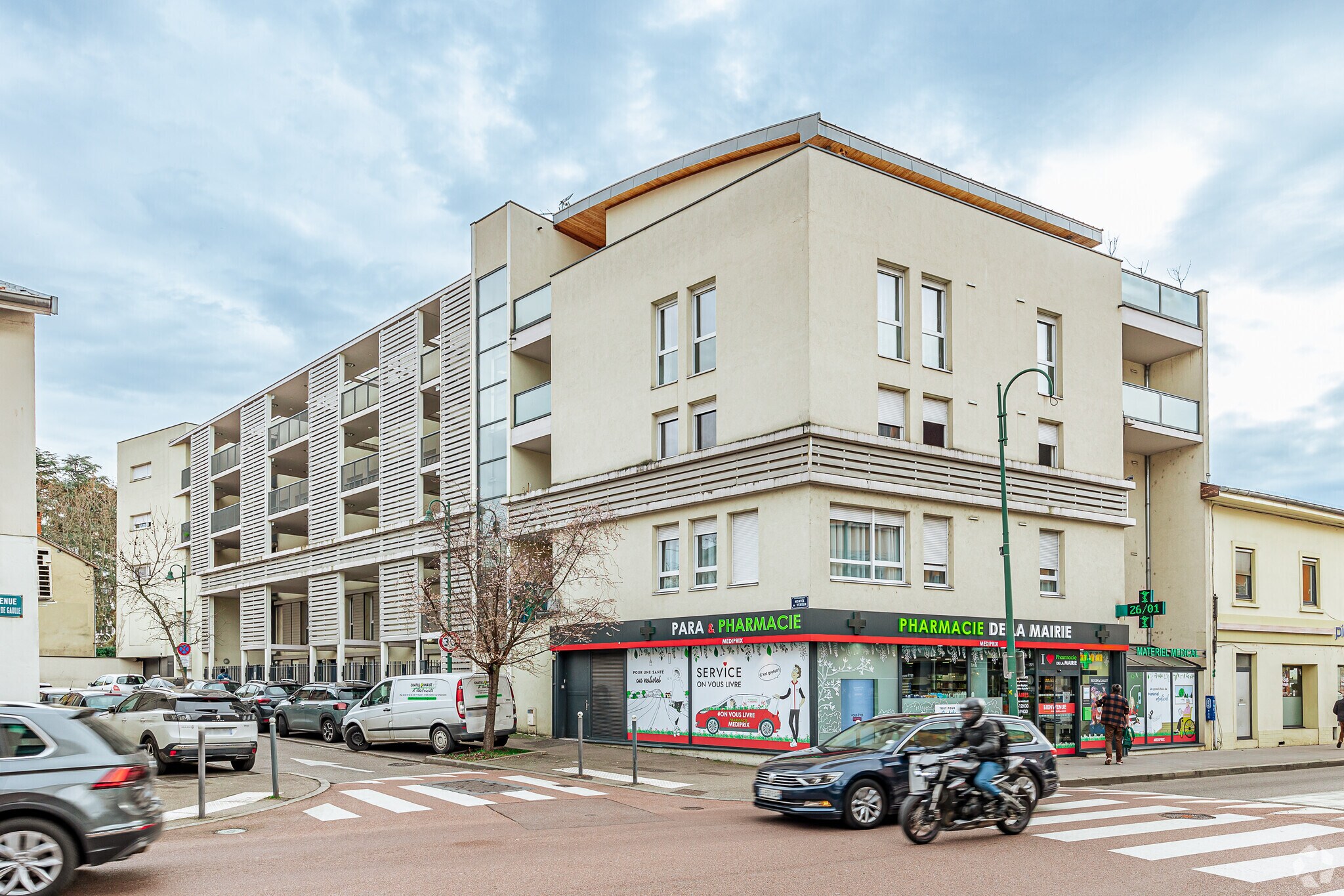 Build-to-Rent in Tassin-la-Demi-Lune for sale Primary Photo- Image 1 of 9