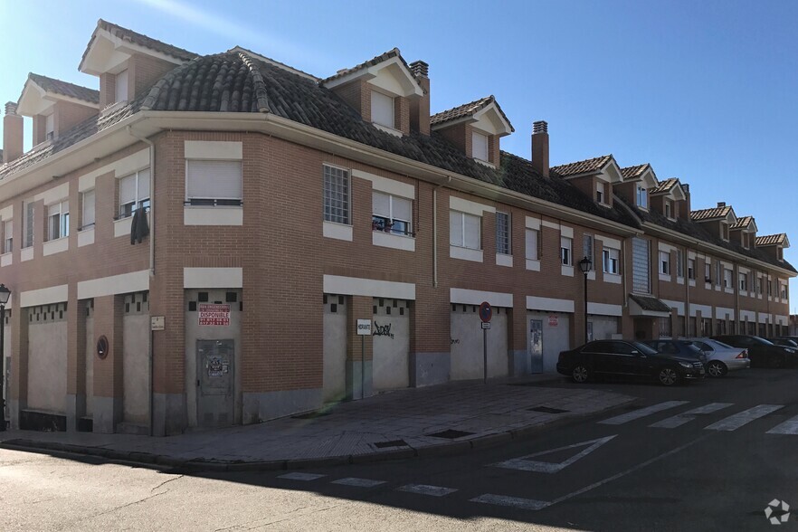 Calle de Cataluña, 12, Serranillos del Valle, Madrid for sale - Primary Photo - Image 1 of 2