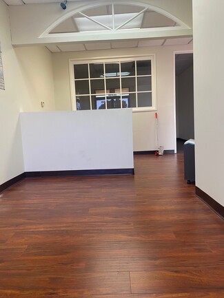 More details for 16430-16438 Vanowen St, Van Nuys, CA - Office for Rent