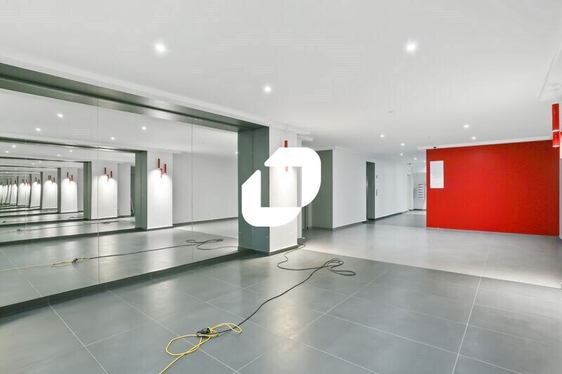 Office in Suresnes to rent - Interior Photo - Image 2 of 10