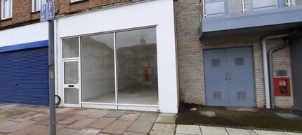 Sudbury Heights Ave, Greenford to rent Building Photo- Image 1 of 2