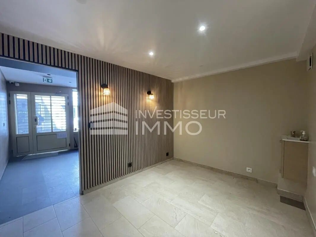 Retail in Meaux to rent Interior Photo- Image 1 of 5