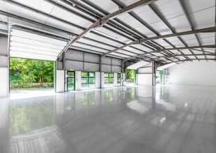 1-8 Station Rd, Aberdeen to rent Interior Photo- Image 2 of 3