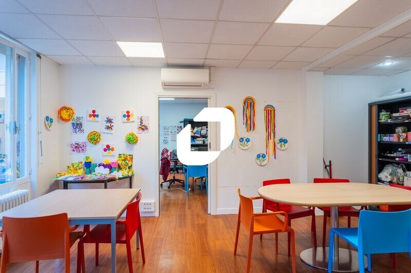 Office in Courbevoie to rent - Interior Photo - Image 3 of 20