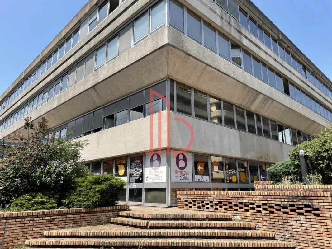Office in Bordeaux to rent Building Photo- Image 1 of 6