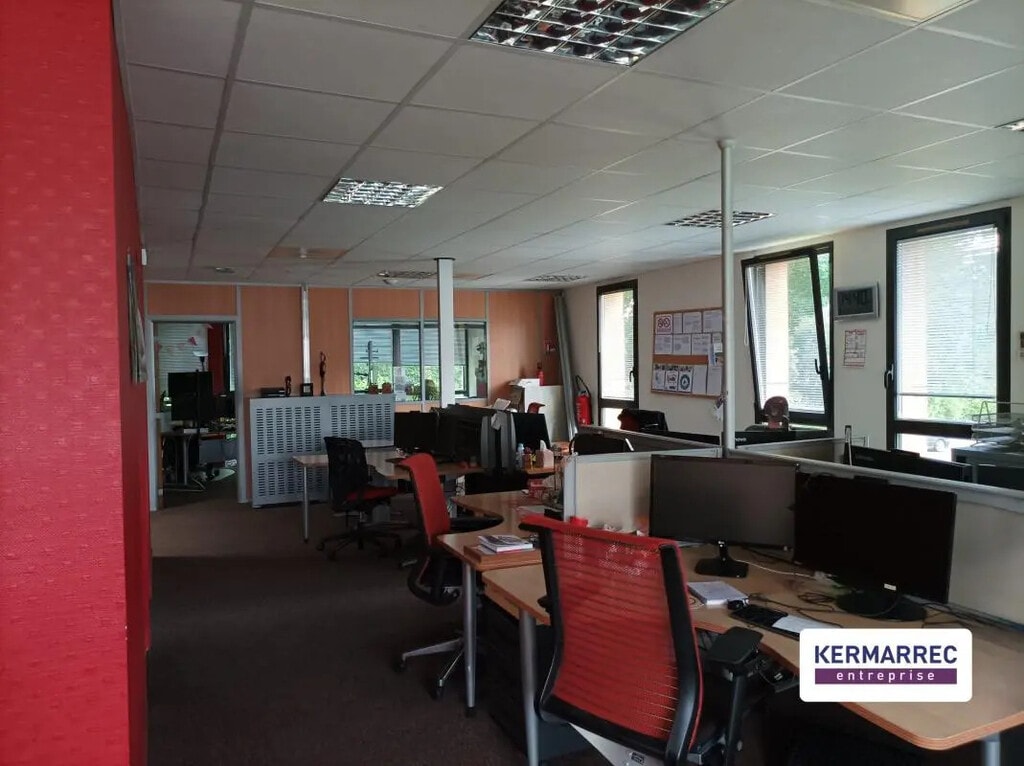 Location Bureaux 185 m² - Photo 1