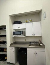 2 Westchester Plz, Elmsford, NY to rent Interior Photo- Image 2 of 3