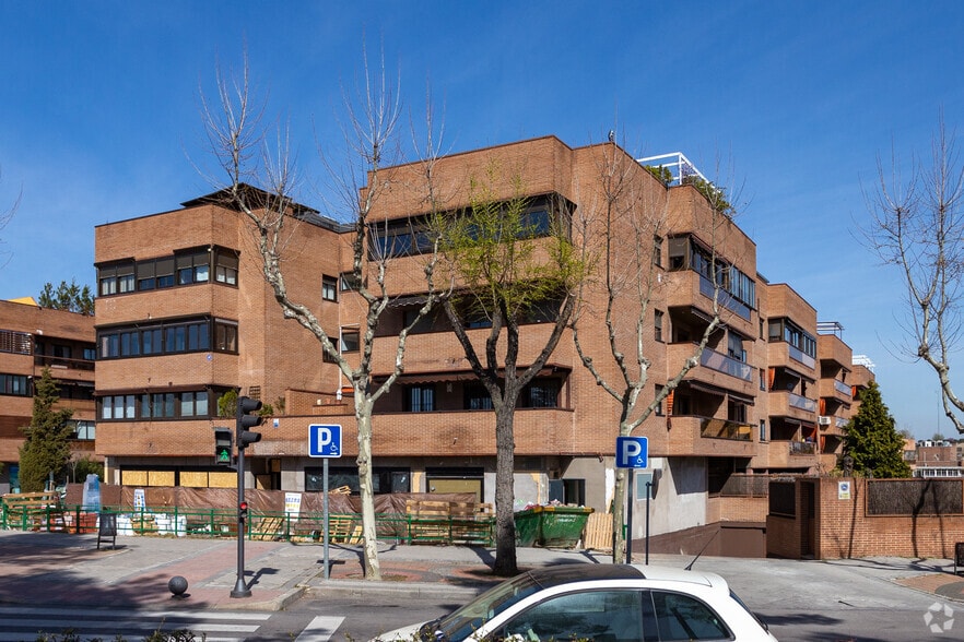 Calle París, 2, Pozuelo de Alarcón, Madrid to rent - Building Photo - Image 2 of 3