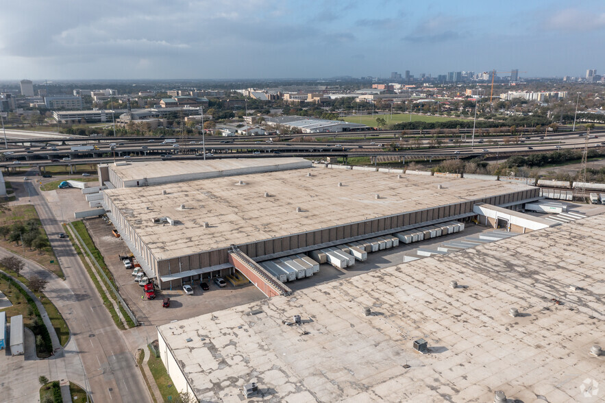 2103 Ernestine St, Houston, TX for rent - Aerial - Image 3 of 4