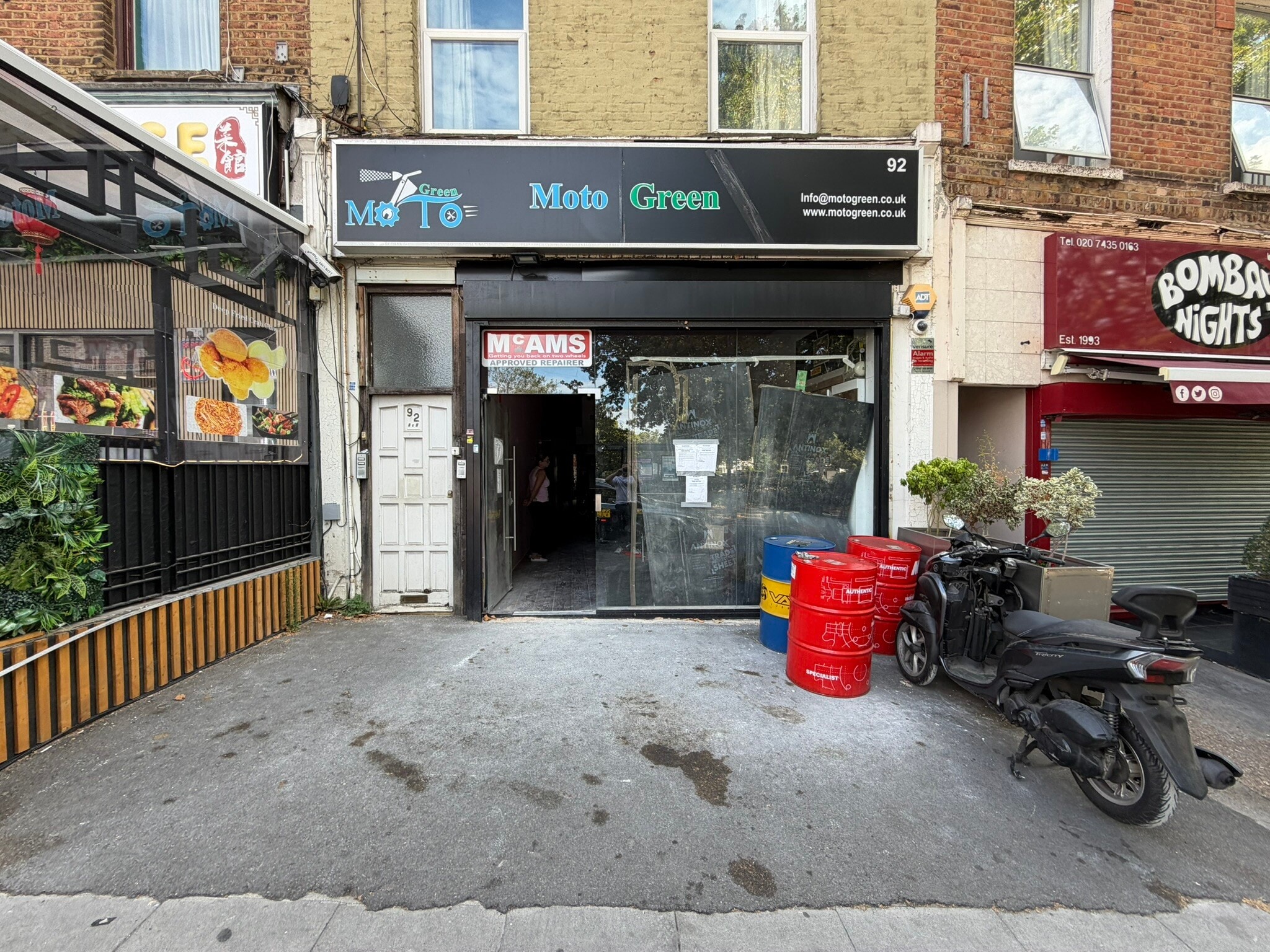 92 Fortune Green Rd, London to rent Interior Photo- Image 1 of 5