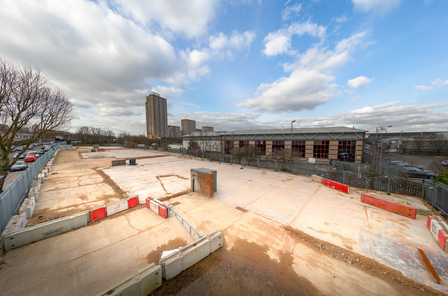 Coronation Rd, London for rent - Building Photo - Image 1 of 3