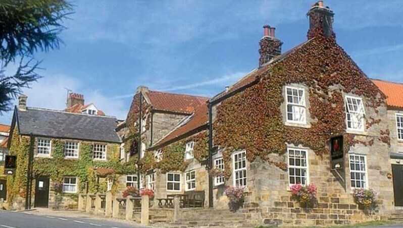 2 West Ln, Whitby for sale - Primary Photo - Image 1 of 1