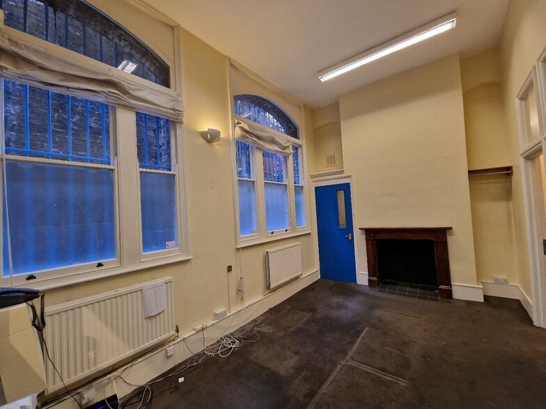 Faulkner's Aly, London to rent - Interior Photo - Image 3 of 6