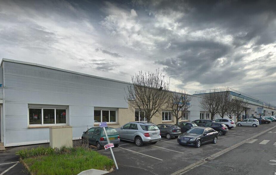 Light Industrial in Le Thillay to rent - Building Photo - Image 3 of 6