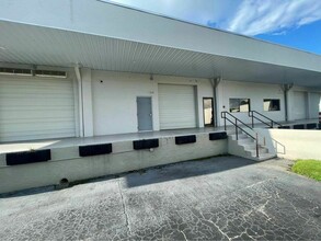 365 Sarasota Center Blvd, Sarasota, FL for rent Building Photo- Image 2 of 3