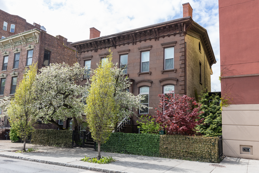 188 Washington Ave, Albany, NY for sale - Primary Photo - Image 1 of 76