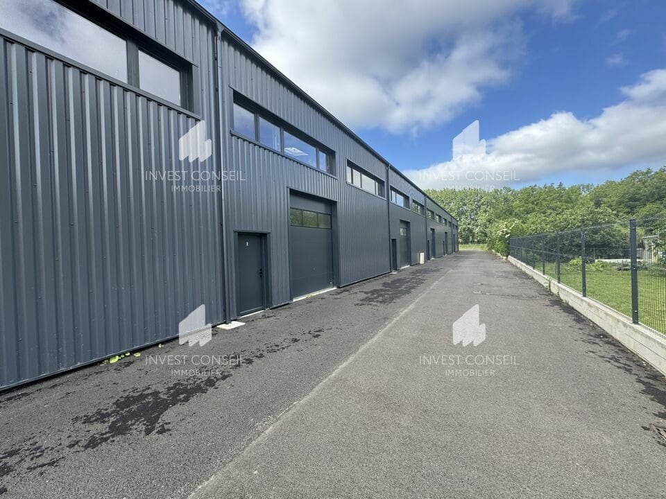 74 Rue Des Hayettes, Bernes-sur-Oise to rent Building Photo- Image 1 of 7