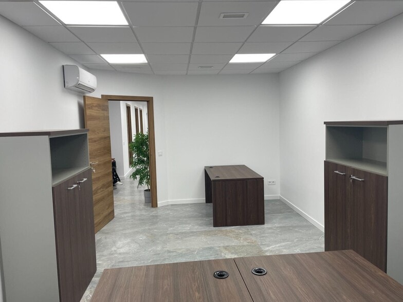 Office in València to rent - Building Photo - Image 2 of 14