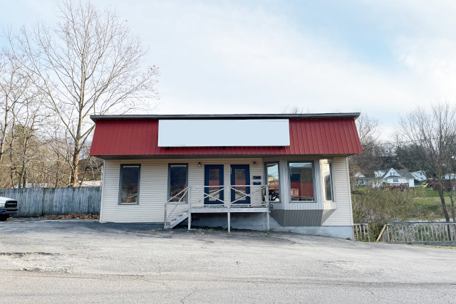 641 Main St, Jacksboro, TN for sale - Building Photo - Image 1 of 1