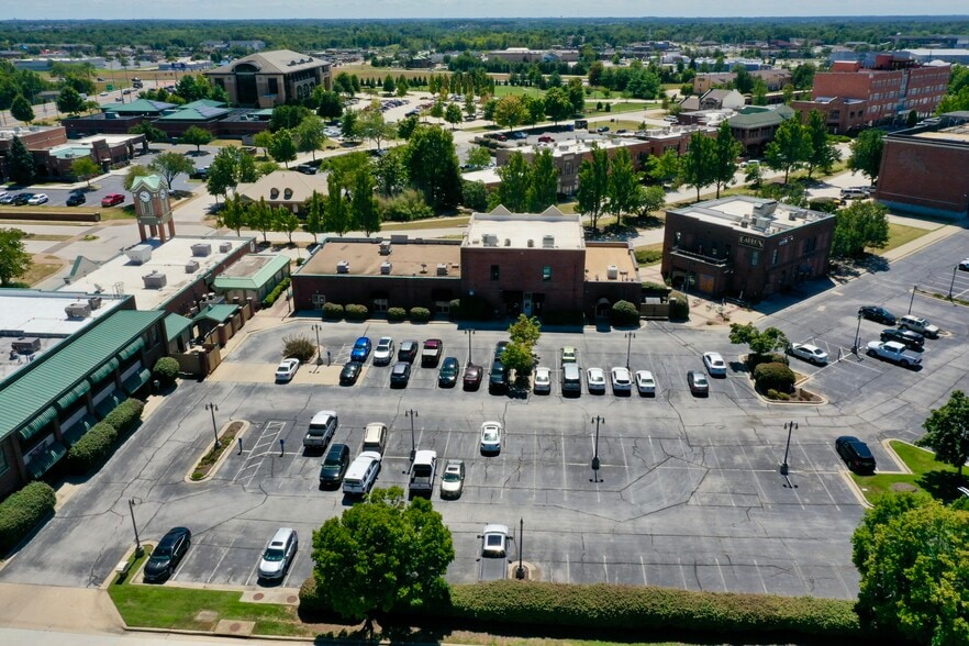 2101 W Chesterfield Blvd, Springfield, MO for sale - Building Photo - Image 3 of 46