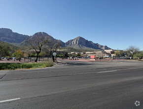 11100 N Oracle Rd, Tucson, AZ for rent Building Photo- Image 1 of 9