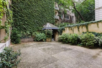 More details for 7 Rue Mesnil, Paris - Office to Rent