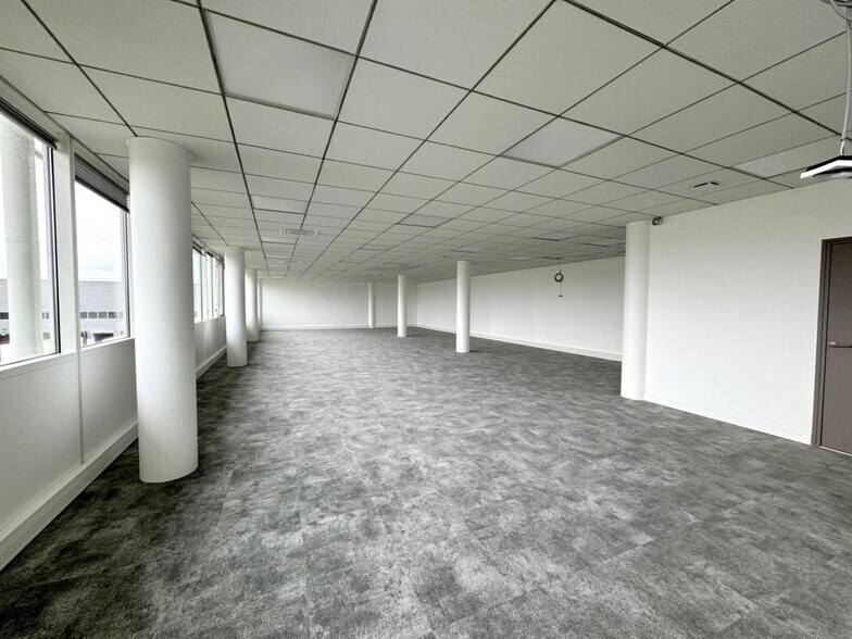 Office in Argenteuil to rent - Interior Photo - Image 2 of 21