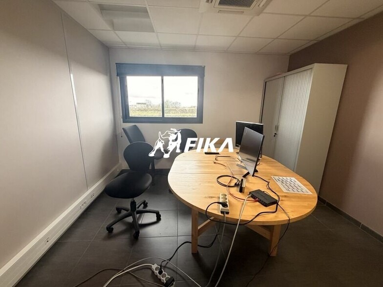 7 Rue André Marie Ampère, Plaisance-du-Touch to rent - Interior Photo - Image 2 of 7