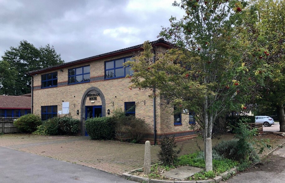 Landscape Clos, Bicester to rent - Building Photo - Image 1 of 3