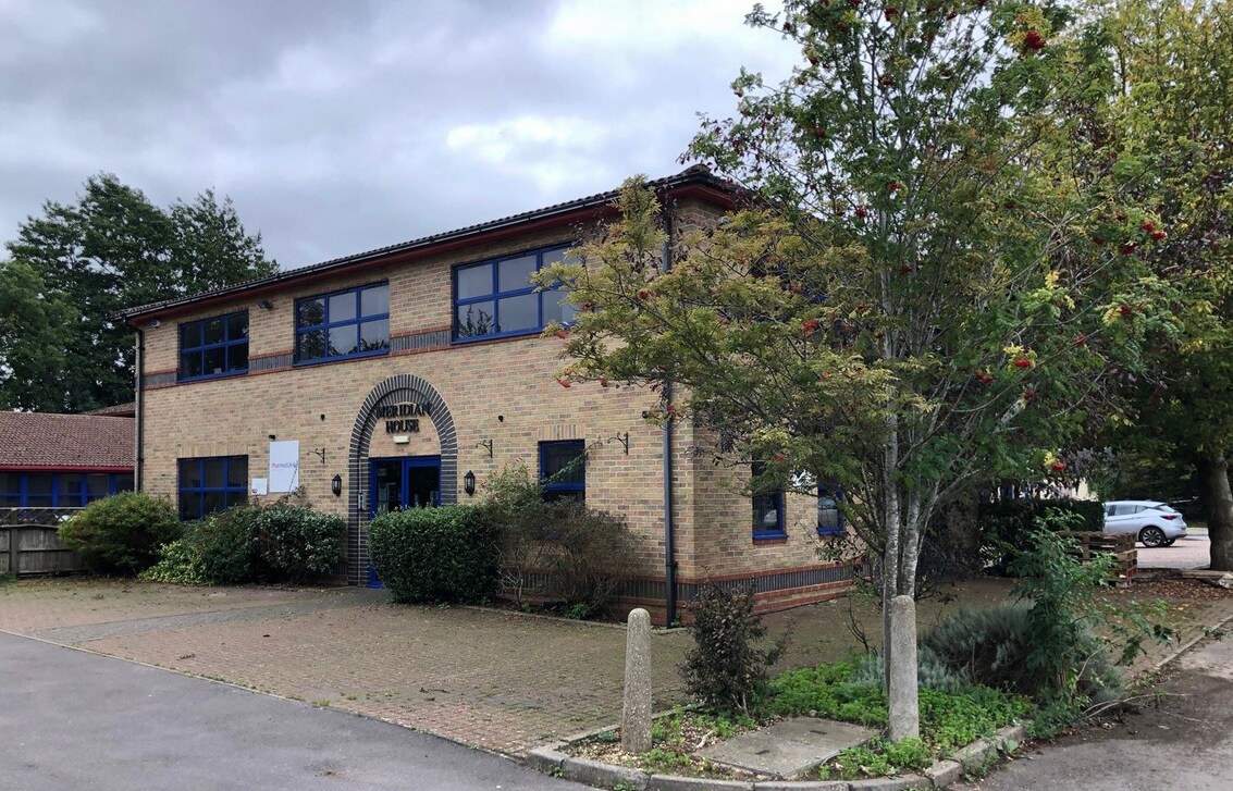 Landscape Clos, Bicester to rent Building Photo- Image 1 of 4