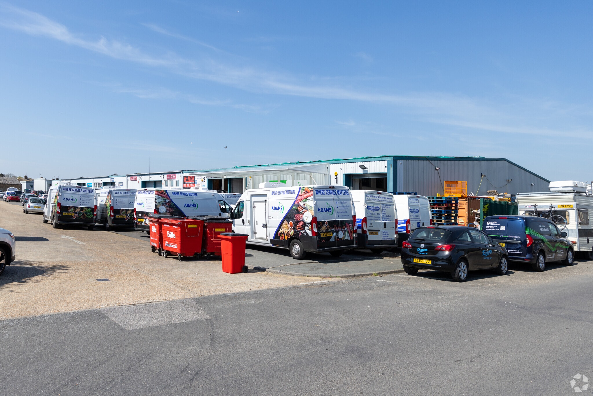 Meadow Rd, Worthing to rent Primary Photo- Image 1 of 5