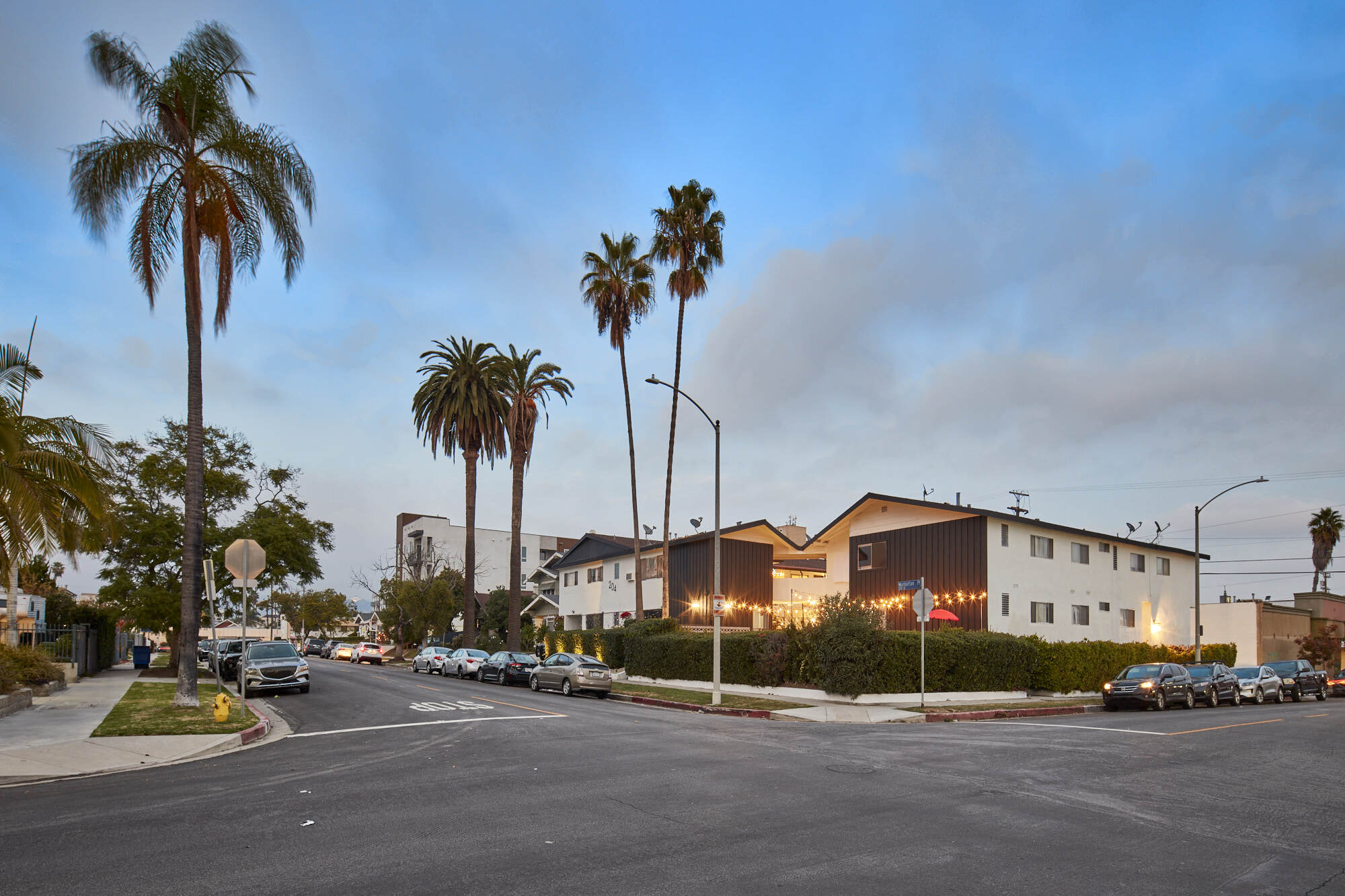 204 N Manhattan Pl, Los Angeles, CA for sale Building Photo- Image 1 of 1