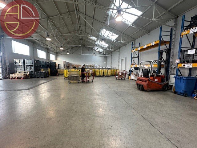 Industrial in Toulouse to rent - Building Photo - Image 1 of 8