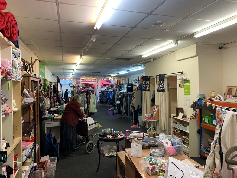 47 Castle St, Hinckley for sale - Interior Photo - Image 3 of 4