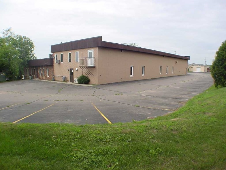 1415 Merrill Ave, Wausau, WI for rent - Building Photo - Image 2 of 4