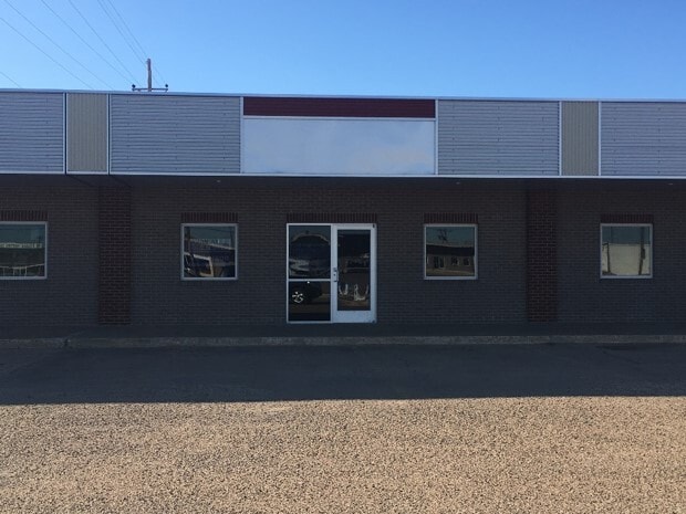 302-340 E 40th St, Lubbock, TX to rent Building Photo- Image 1 of 6