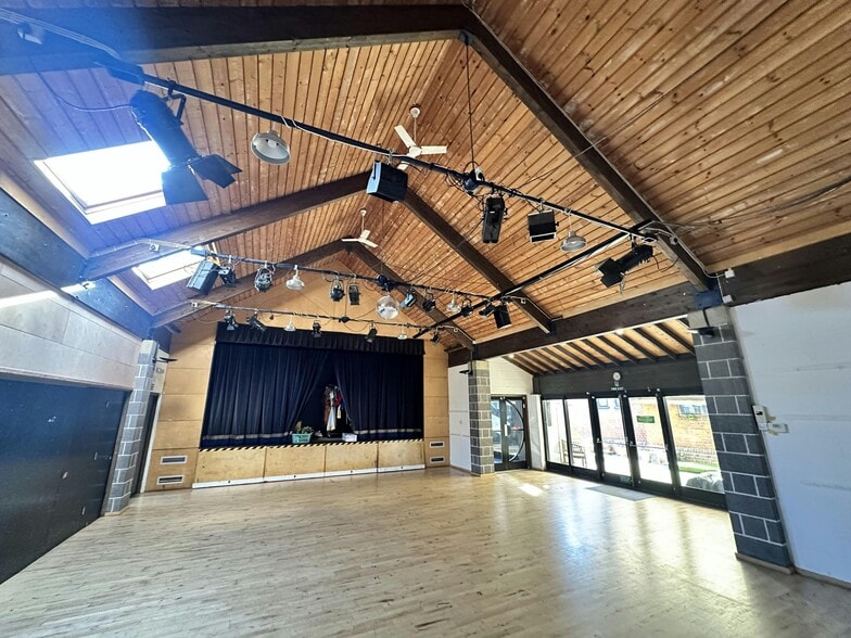 49 Elmwood Rd, London to rent - Building Photo - Image 2 of 7