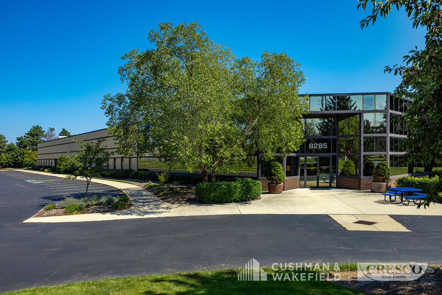 8285-8295 Darrow Rd, Twinsburg, OH for rent - Building Photo - Image 1 of 12