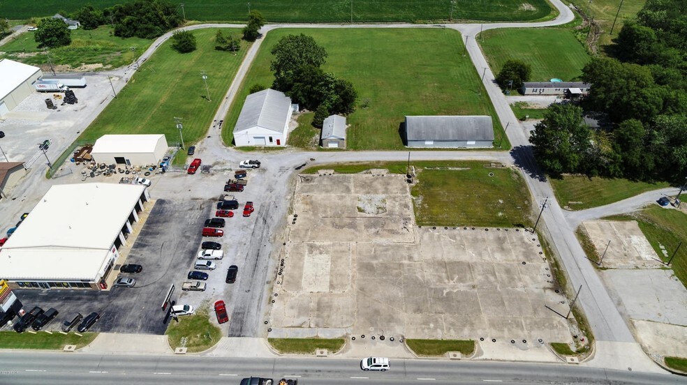 200 S Commercial St, Harrisburg 62946