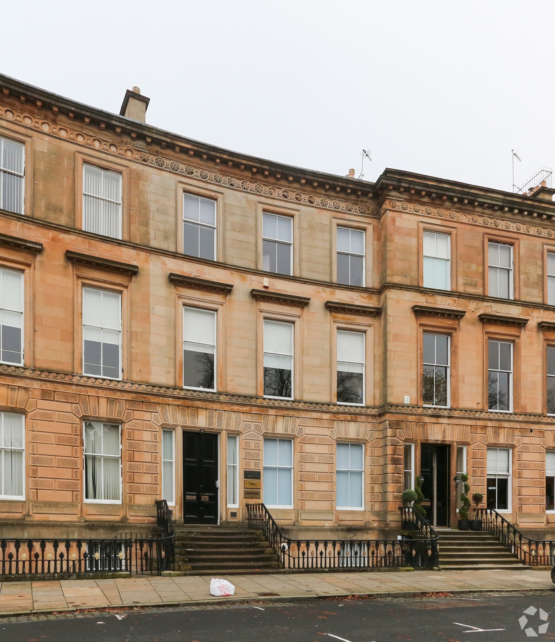 11 Park Circ, Glasgow to rent Primary Photo- Image 1 of 4