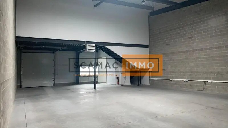 Industrial in Cormeilles-en-Parisis to rent - Interior Photo - Image 2 of 6