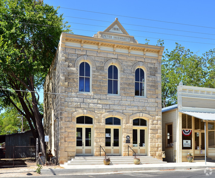 725 High St, Comfort, TX for rent - Primary Photo - Image 1 of 2