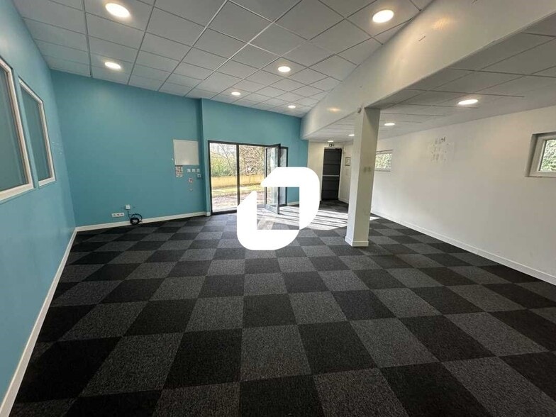 5 Bis Route De Saint-Leu, Montmagny to rent - Interior Photo - Image 2 of 30