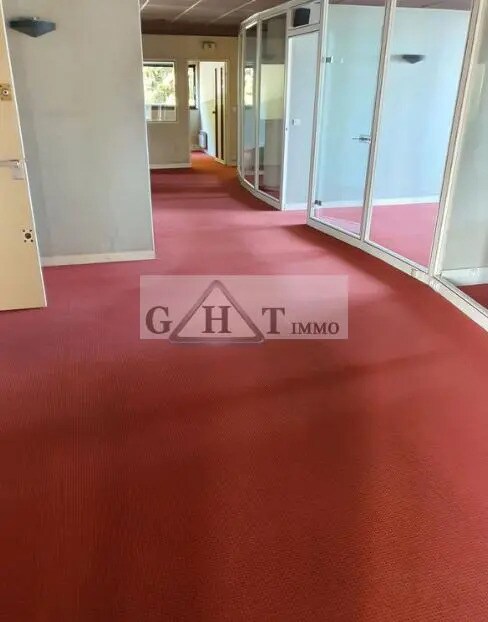 Location Bureaux 110 m² - Photo 1