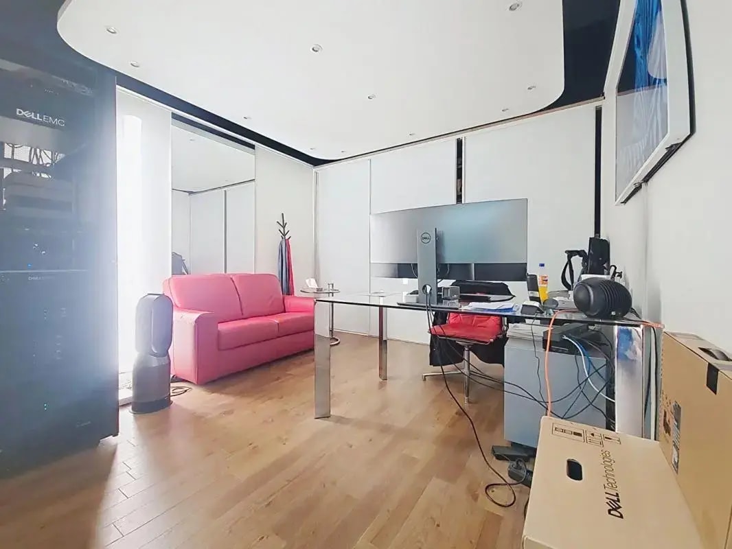 Paris, PAR 75015 -  -  - Interior Photo - Image 1 of 2