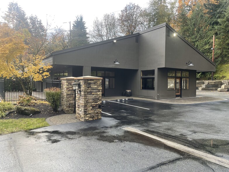 1705 Newport Way NW, Issaquah, WA for rent - Building Photo - Image 1 of 10